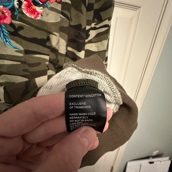 CALE Olive Camouflage Jacket with Floral Embroidery Size L - Picture 5 of 5